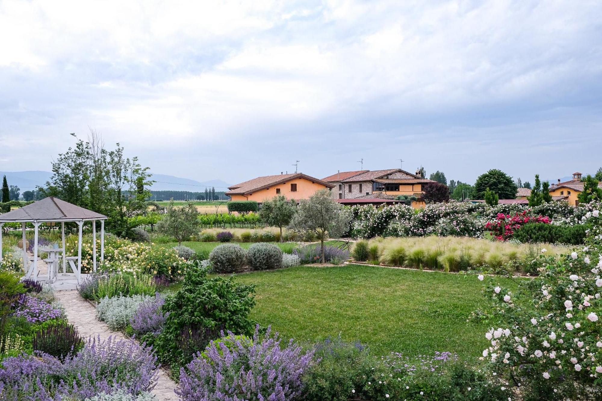 Il Fienile Di Assisi Villa Bagian luar foto